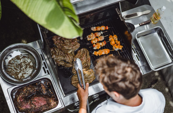 Utensílios de churrasco: guia de compra para escolher os itens certos