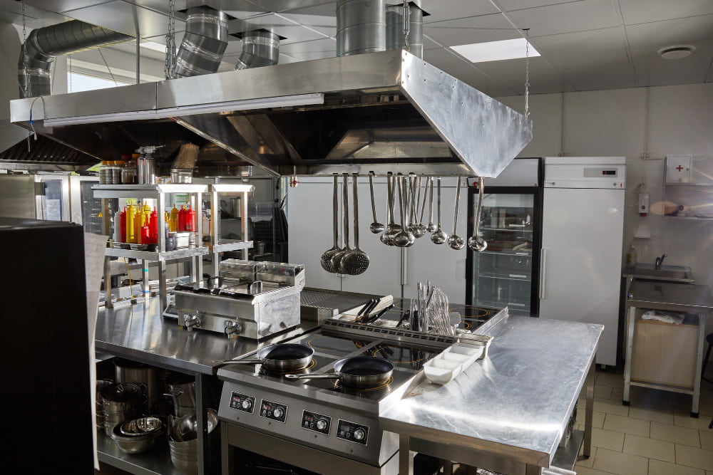 Quais os melhores equipamentos para cozinha industrial de alta durabilidade?
